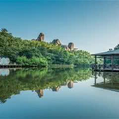 巨石山