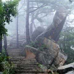 大别山地质公园铜锣寨