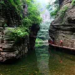 诗景龙潭峡景区