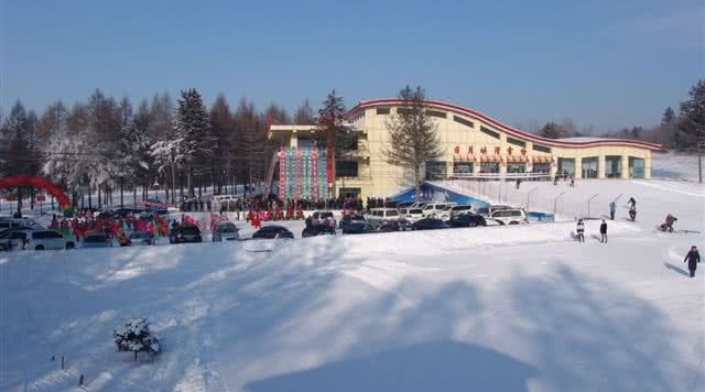 铁力日月峡滑雪场