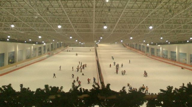 乔波室内滑雪场