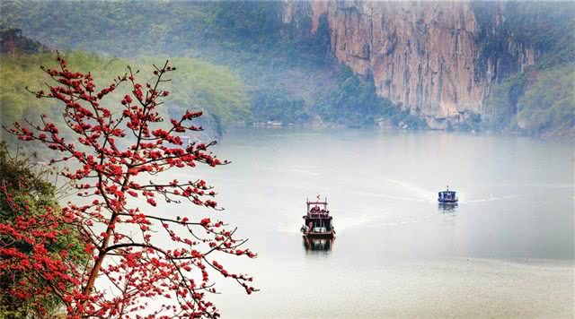 花山岩画景区
