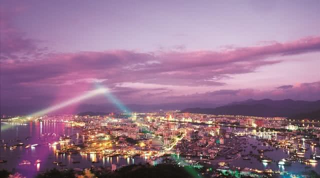 鹿回头风景区